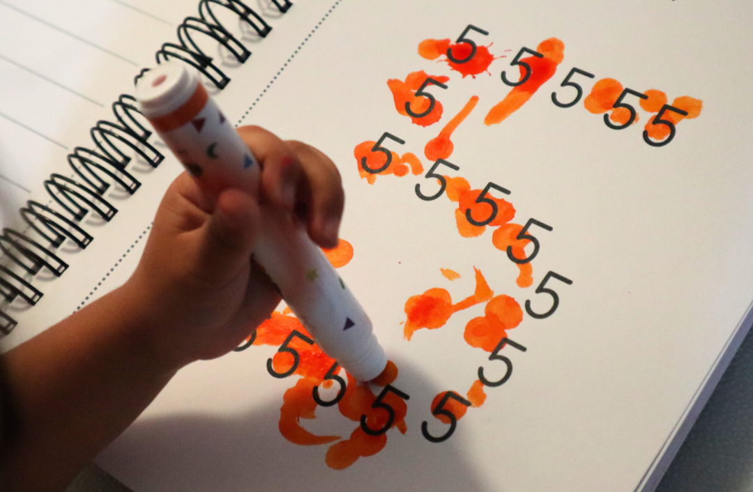 Washable Dot Markers: 6 Colour Stamp Set